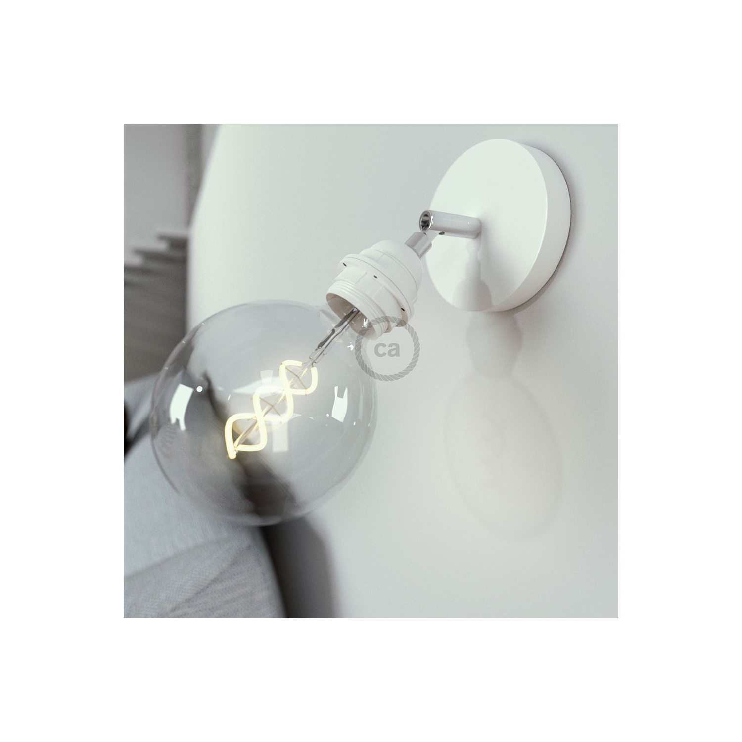 Fermaluce Metallo 90° White adjustable, with E26 threaded lamp holder, the metal wall or ceiling light source