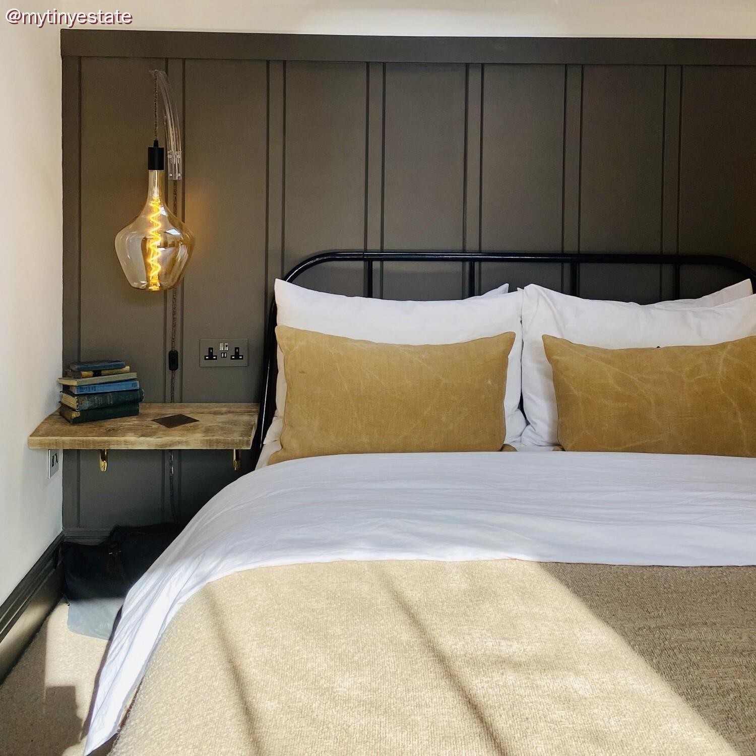 Archet To transparent wall mount for pendant lighting