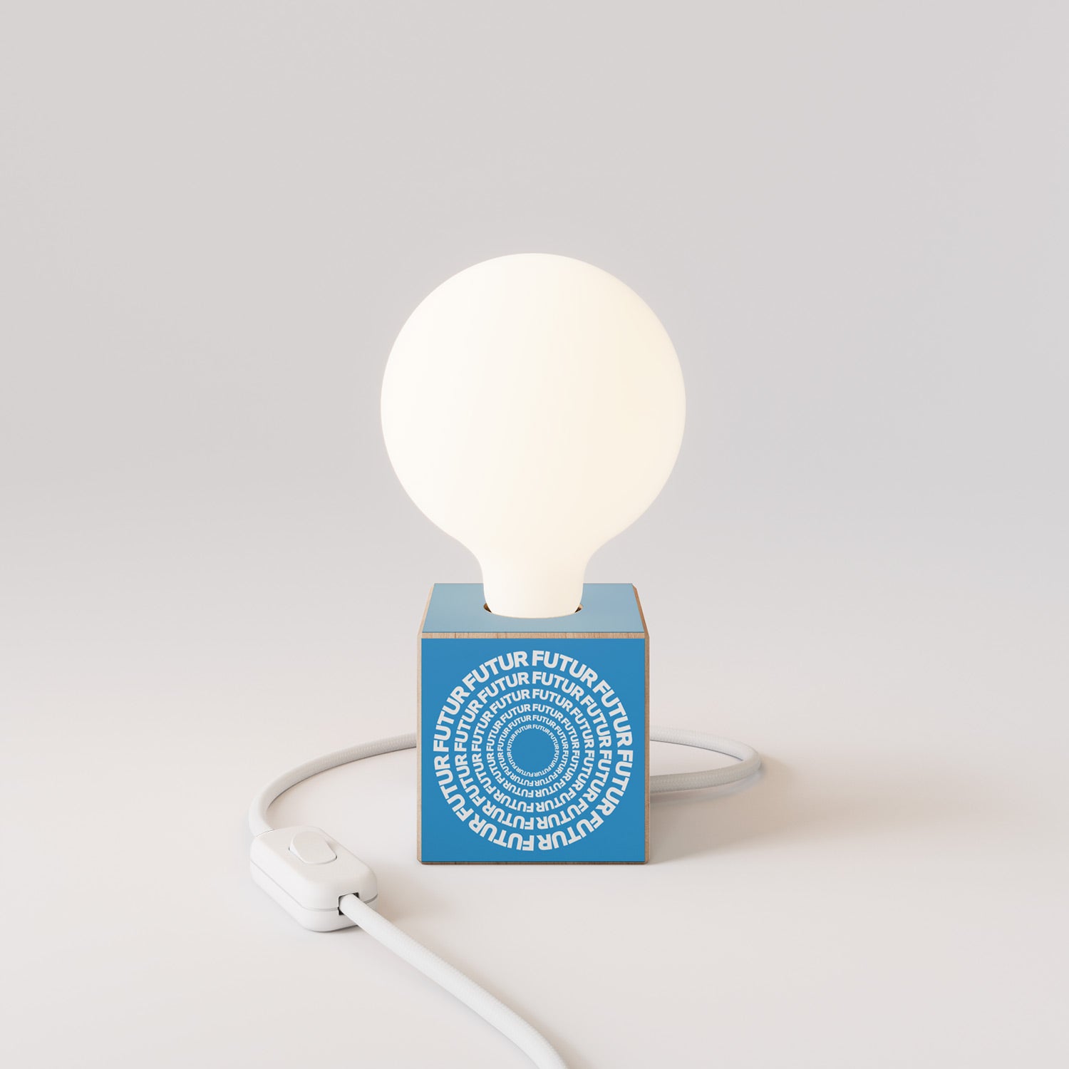 Cubetto table lamp with US plug, "Futur" porcelain effect globe bulb - Futur festival