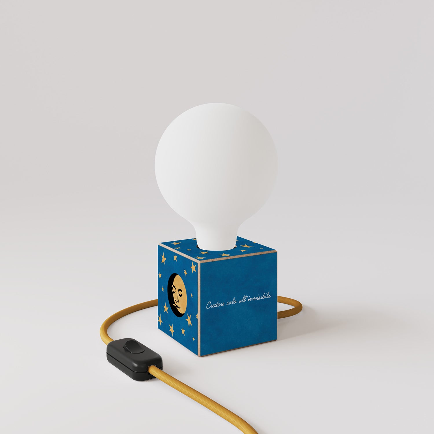 Cubetto table lamp with US plug, "La luna" porcelain effect globe bulb - Santomanifesto