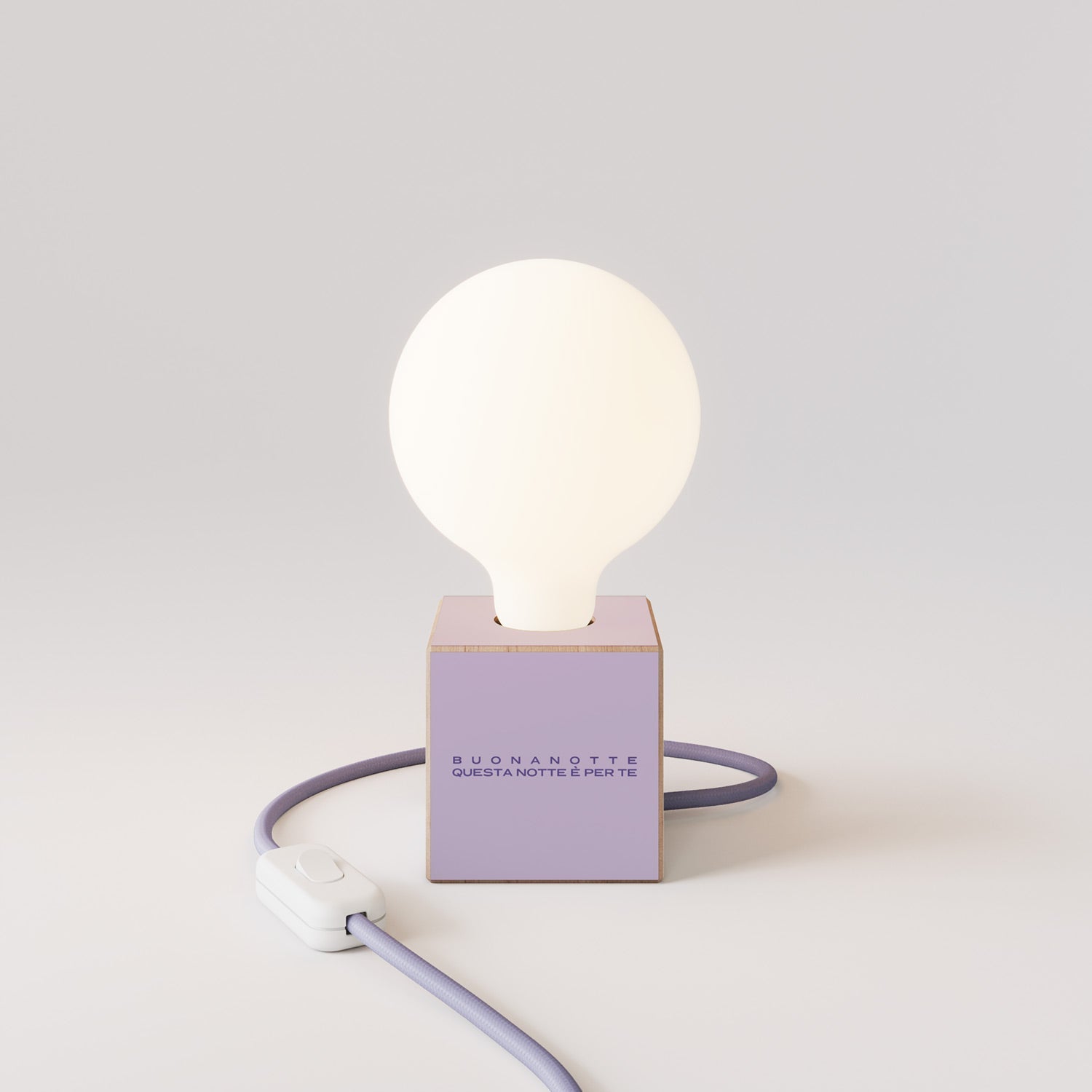 Cubetto table lamp with US plug, "Buonanotte fiorellino" porcelain effect globe bulb - Santomanifesto