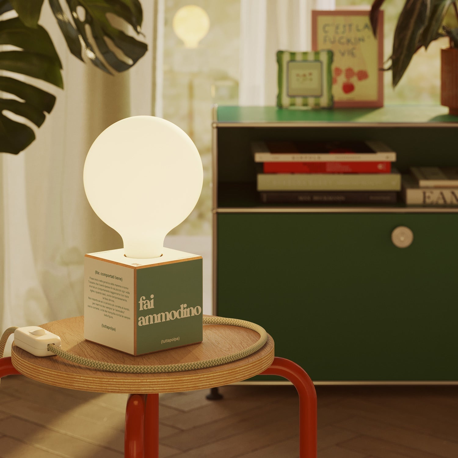 Cubetto table lamp with US plug, "Fai ammodino" porcelain effect globe bulb - Tuttapolpa